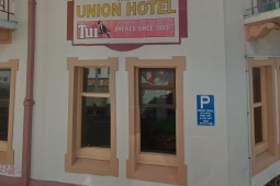 3 Waghorne Union Hotel